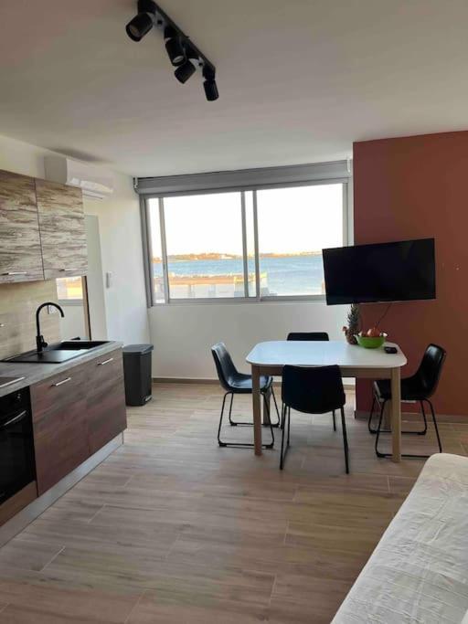 Joli Appart/Vue Etang/Clim /Wifi Balaruc-les-Bains Dış mekan fotoğraf